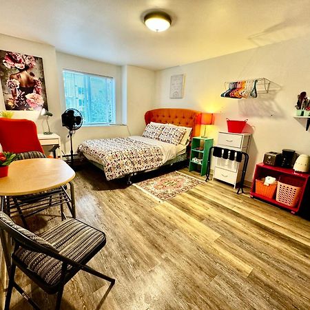 Micro Studio Apartment In University District- 10 Mins Walk To University Of Wa Seattle Exteriör bild