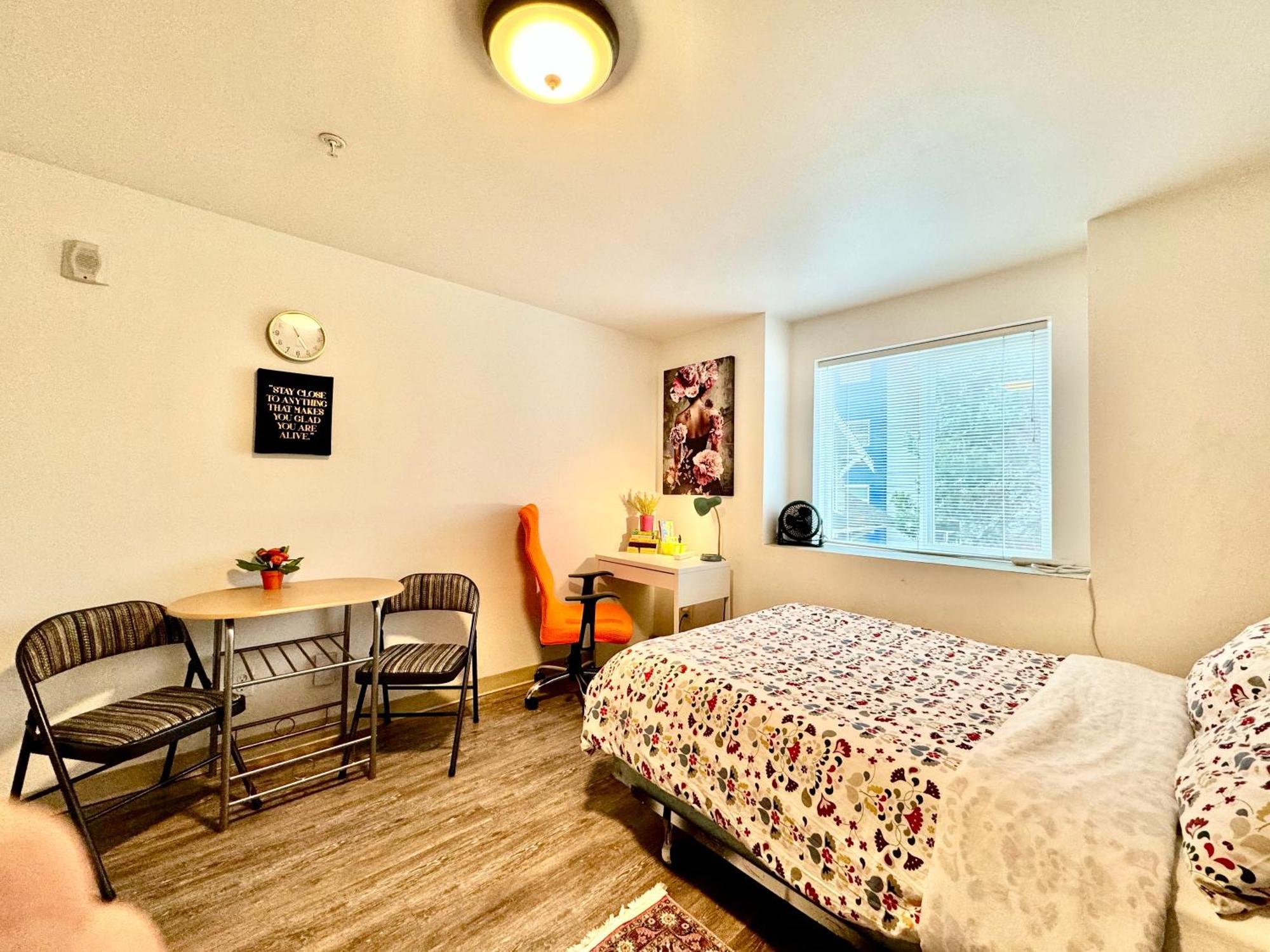 Micro Studio Apartment In University District- 10 Mins Walk To University Of Wa Seattle Exteriör bild