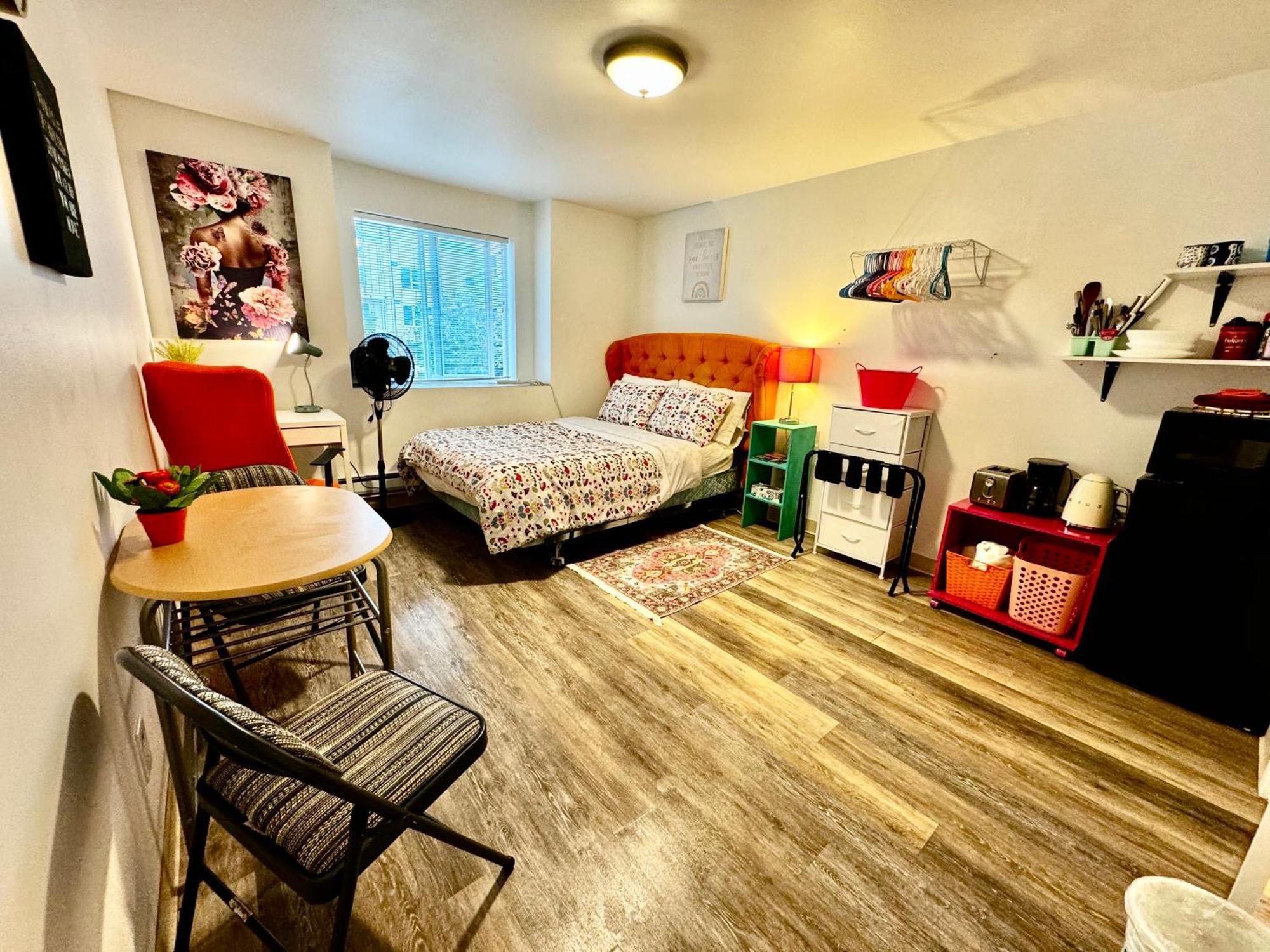 Micro Studio Apartment In University District- 10 Mins Walk To University Of Wa Seattle Exteriör bild