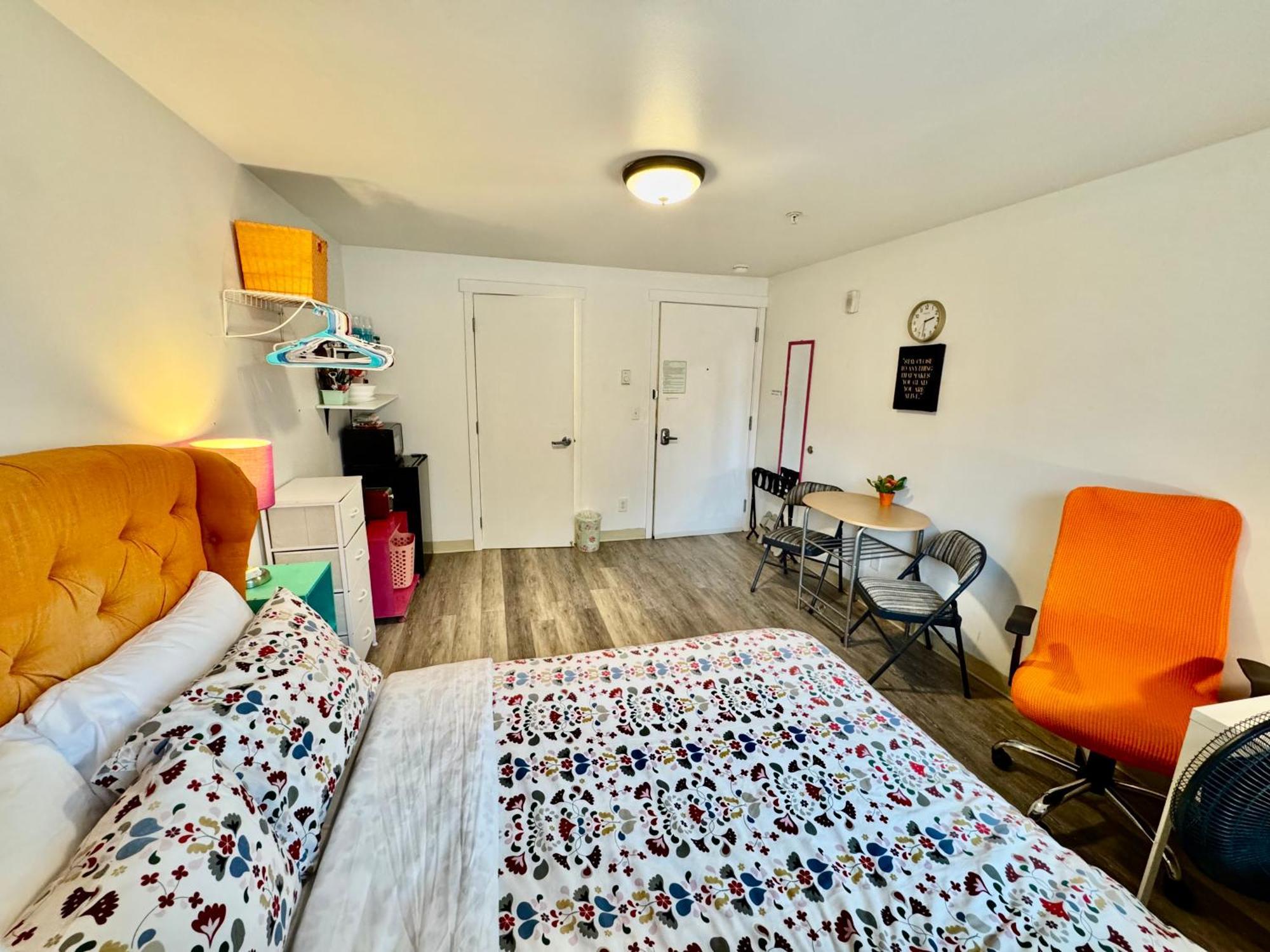 Micro Studio Apartment In University District- 10 Mins Walk To University Of Wa Seattle Exteriör bild