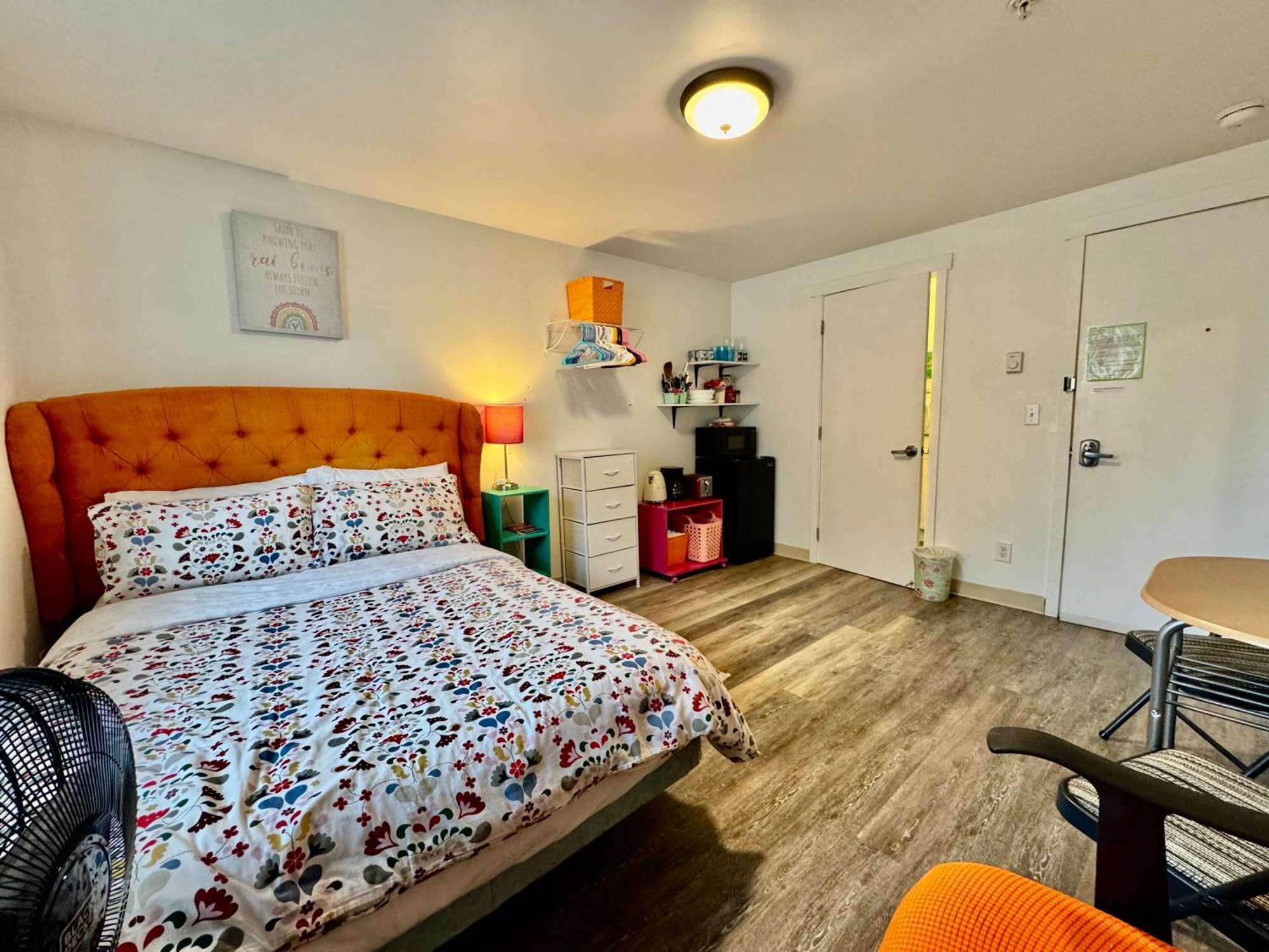 Micro Studio Apartment In University District- 10 Mins Walk To University Of Wa Seattle Exteriör bild
